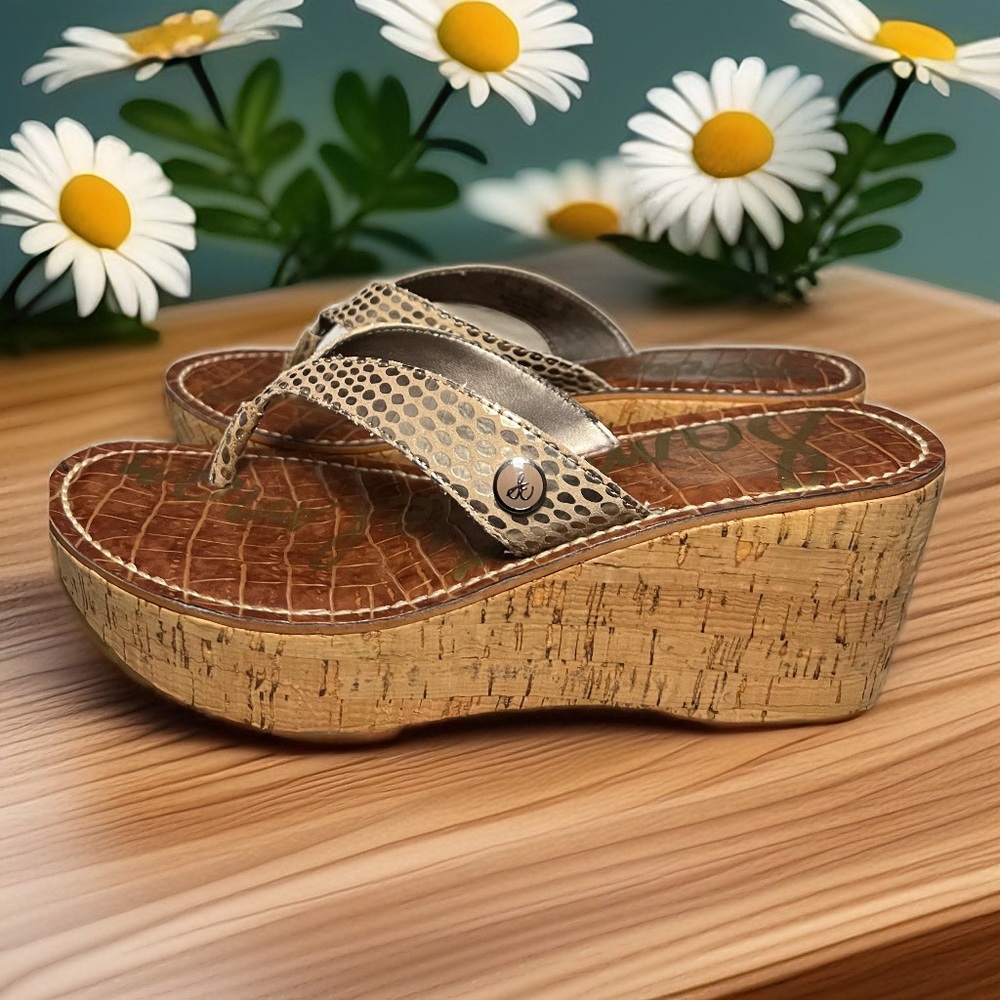 Sam Edelman wedges size 6 gold/silver textured print
